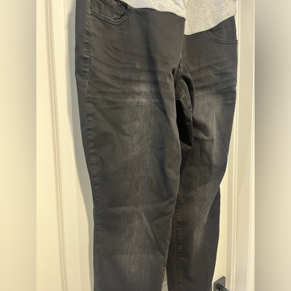 THYME MATERNITY black slim leg jeans , size XXL - tall - Picture 2 of 6